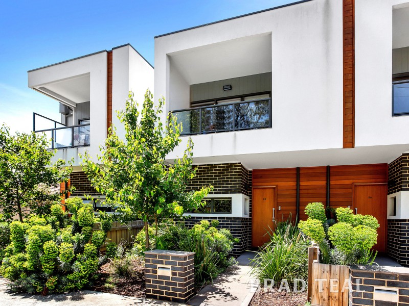 2/38 Lawson Street, ESSENDON 3040 Brad Teal